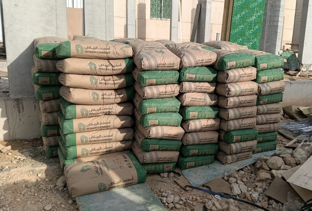 أسمنت وتشطيب  